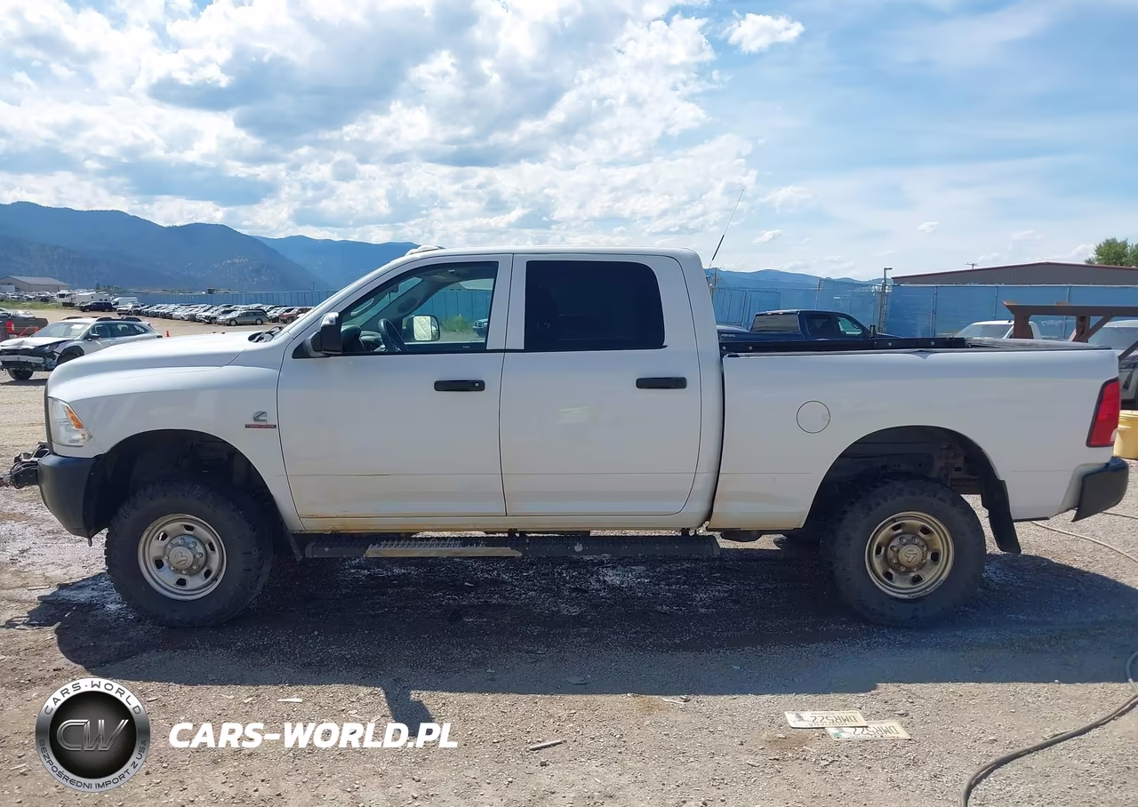 2017 Ram 2500 Tradesman 4X4 6'4 Box VIN:3C6UR5CL0HG685674 - 15