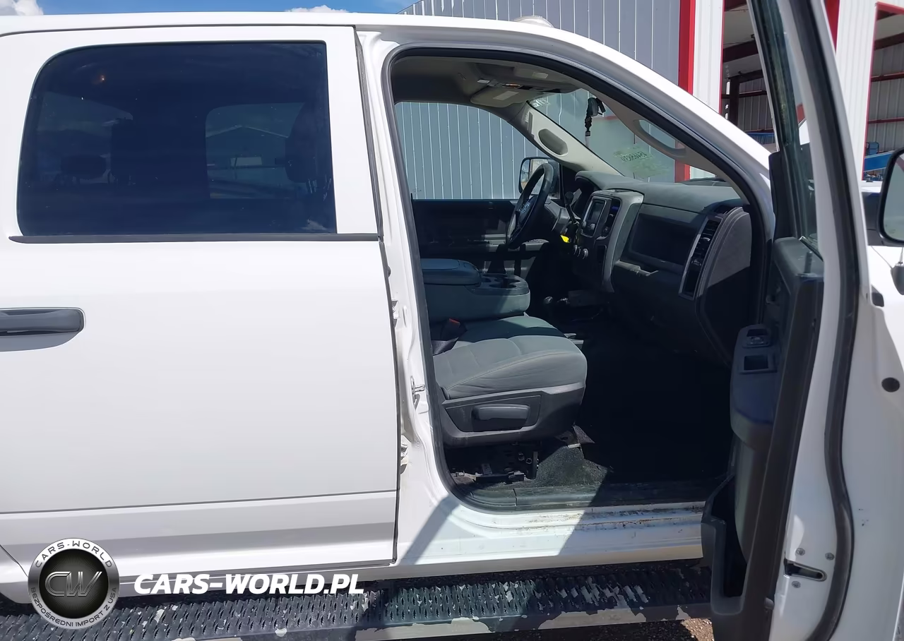 2017 Ram 2500 Tradesman 4X4 6'4 Box VIN:3C6UR5CL0HG685674 - 5
