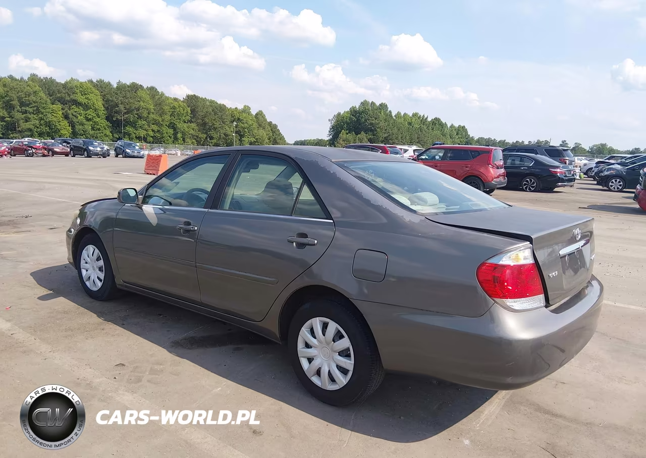 2005 Toyota Camry Le VIN:4T1BE32K95U985369 - 3