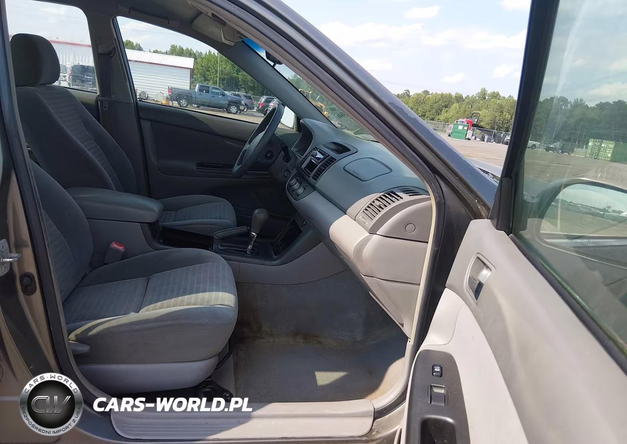 2005 Toyota Camry Le VIN:4T1BE32K95U985369 - 5