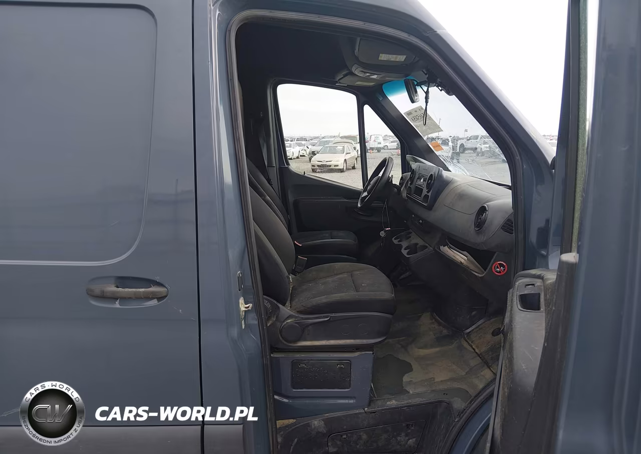 2019 Mercedes-Benz Sprinter 2500 Standard Roof V6 VIN:WD4PF0CD4KP035104 - 5