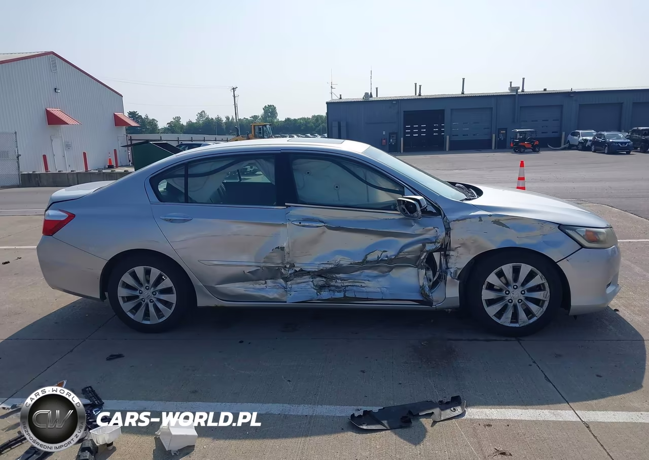 2013 Honda Accord Touring VIN:1HGCR3F93DA033781 - 13