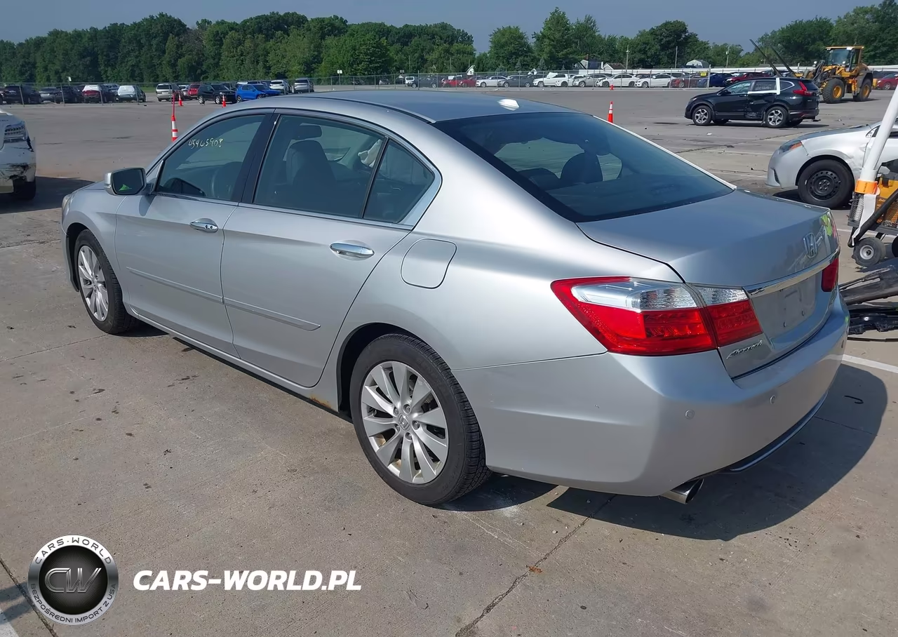 2013 Honda Accord Touring VIN:1HGCR3F93DA033781 - 3