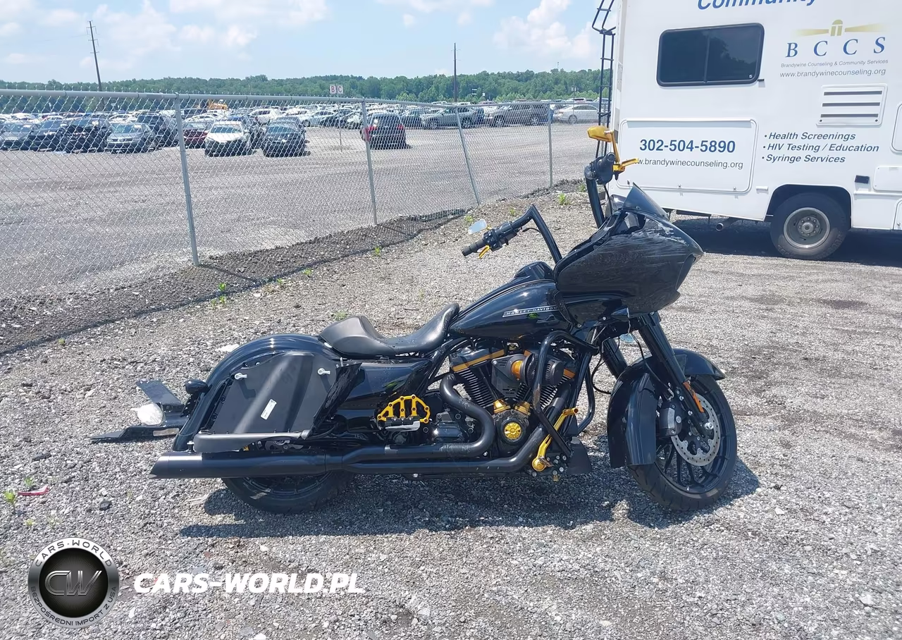 2018 Harley-Davidson Fltrxs Road Glide Special VIN:1HD1KTC19JB685107 - 11