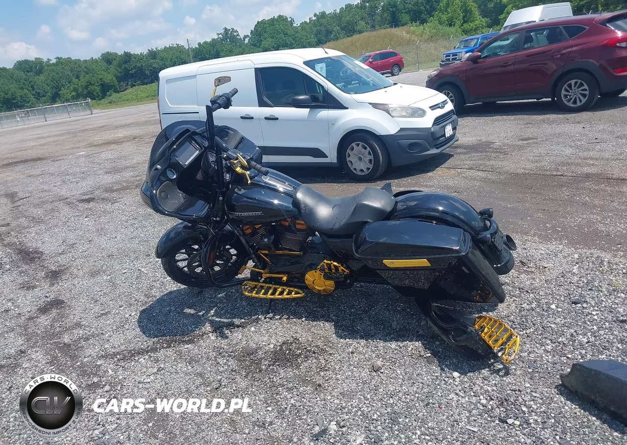 2018 Harley-Davidson Fltrxs Road Glide Special VIN:1HD1KTC19JB685107 - 12