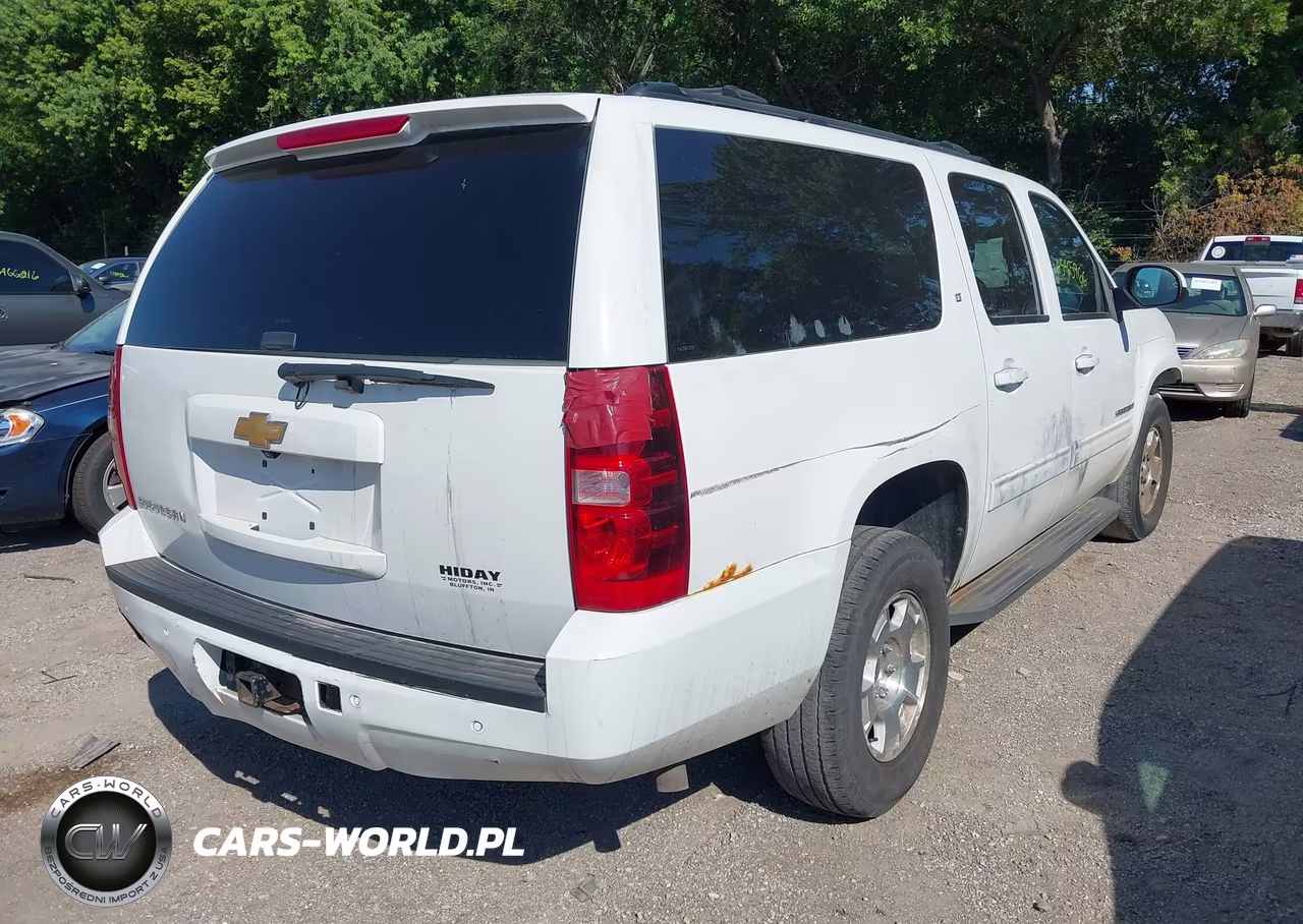 2013 Chevrolet Suburban Lt VIN:1GNSKJE77DR337496 - 4