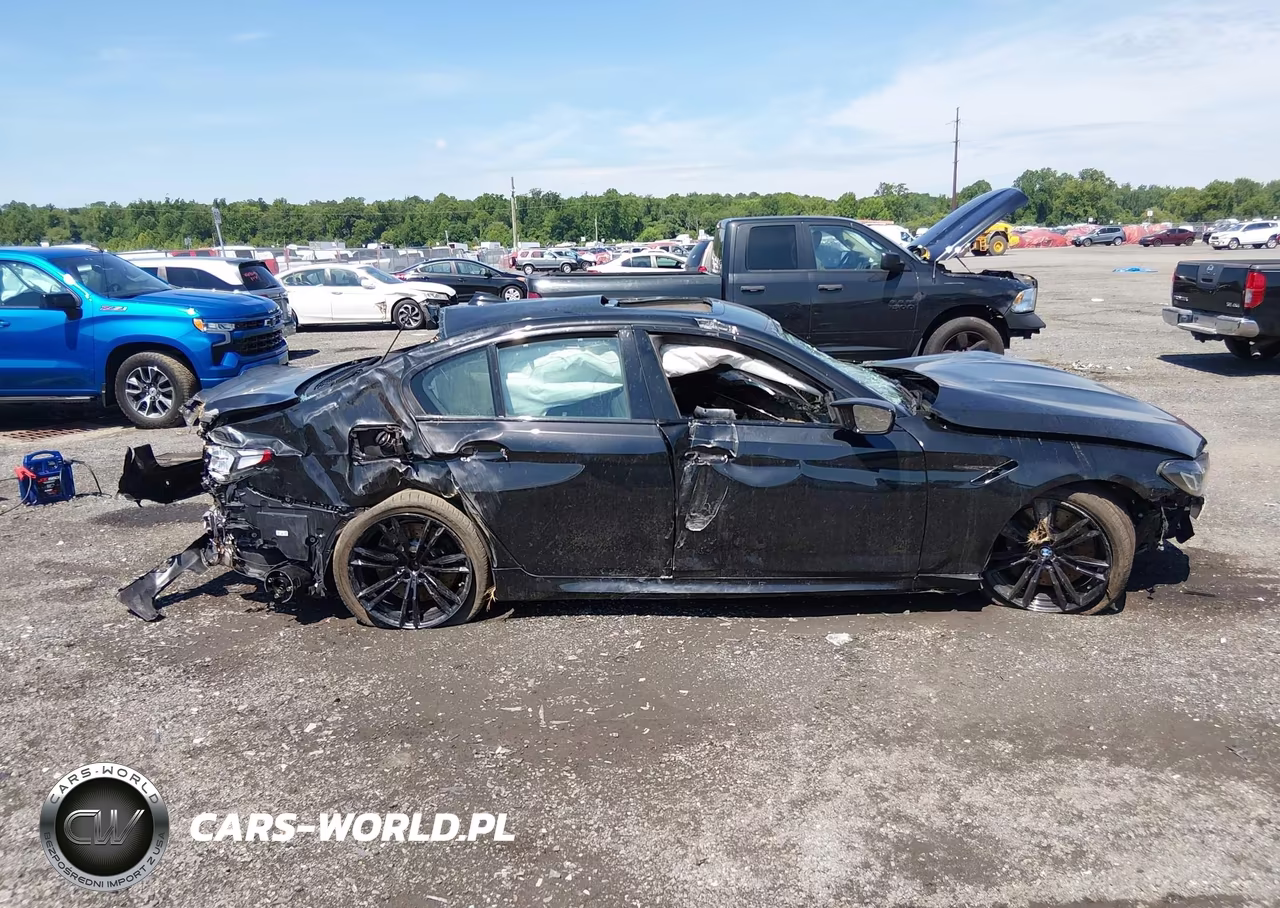 2022 BMW M5 VIN:WBS83CH09NCH61112 - 13