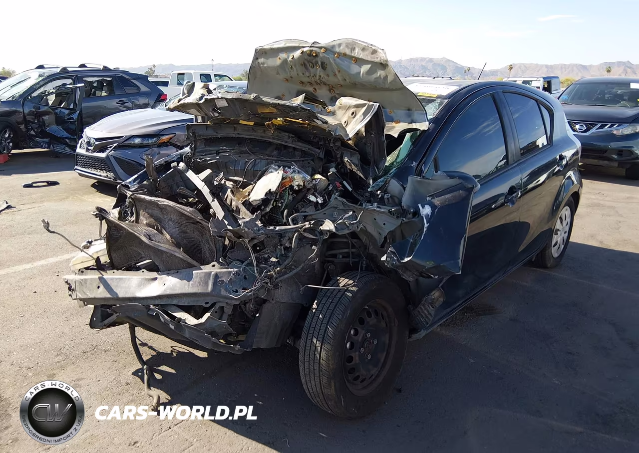 2013 Toyota Prius C Two VIN:JTDKDTB31D1541273 - 2
