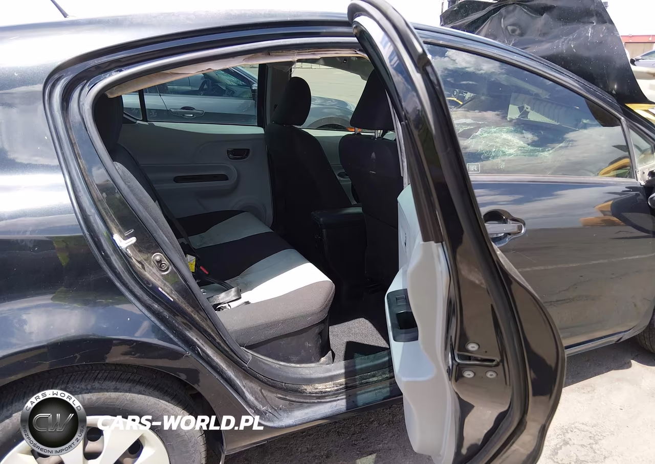 2013 Toyota Prius C Two VIN:JTDKDTB31D1541273 - 8