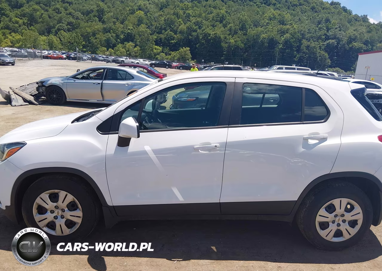 2018 Chevrolet Trax Ls VIN:3GNCJKSB9JL211522 - 15