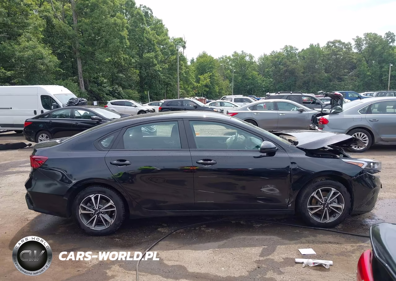 2023 Kia Forte Lxs VIN:3KPF24AD4PE563342 - 12