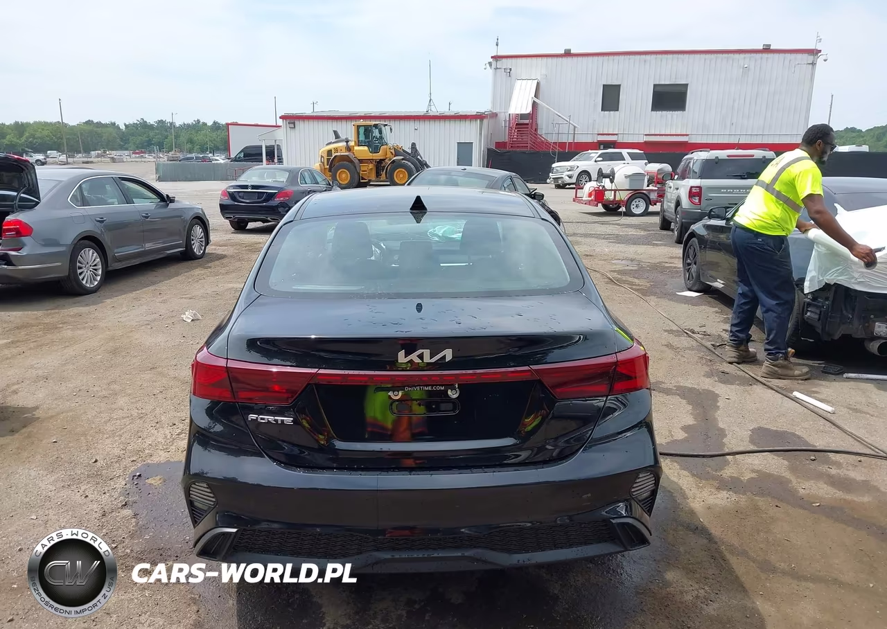 2023 Kia Forte Lxs VIN:3KPF24AD4PE563342 - 15