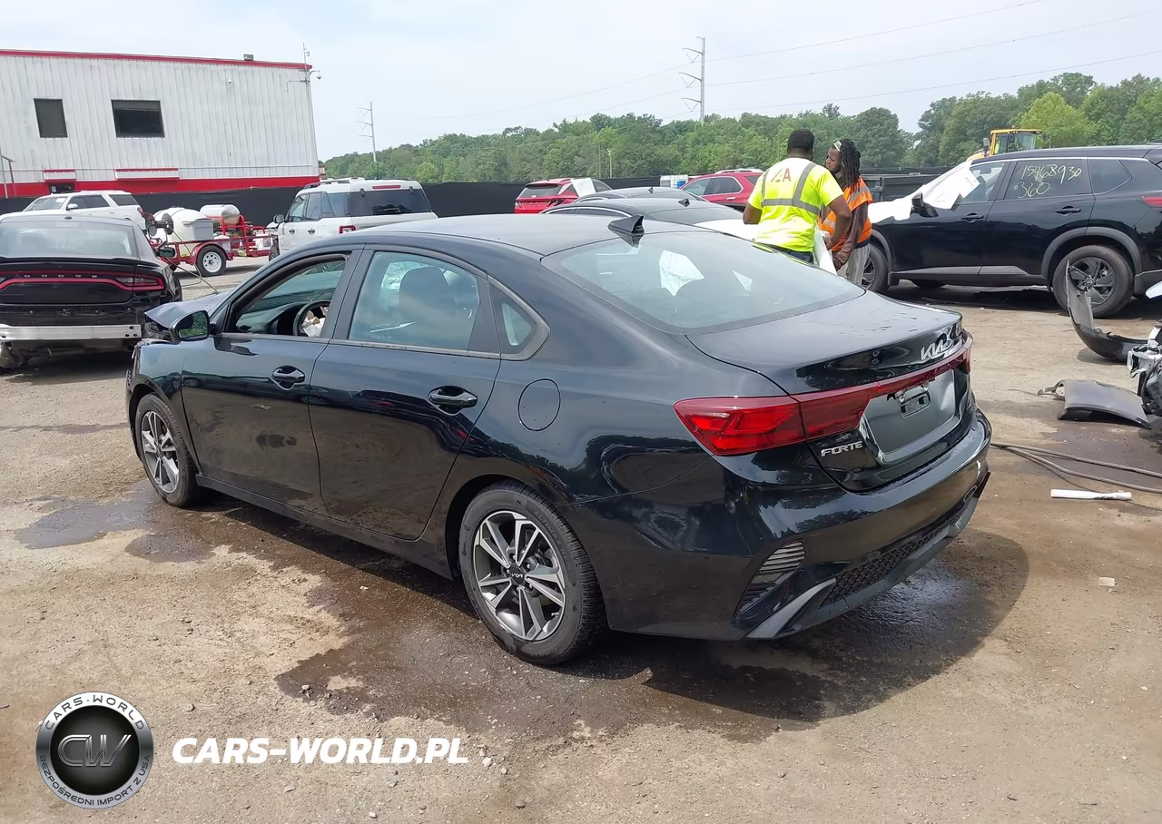 2023 Kia Forte Lxs VIN:3KPF24AD4PE563342 - 3