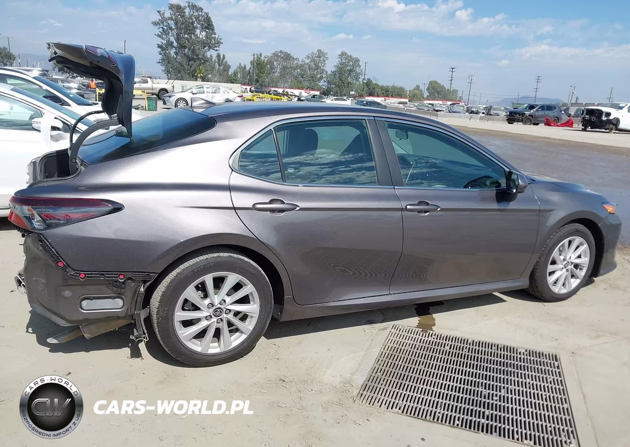 2022 Toyota Camry Le VIN:4T1C11AK8NU659701 - 13