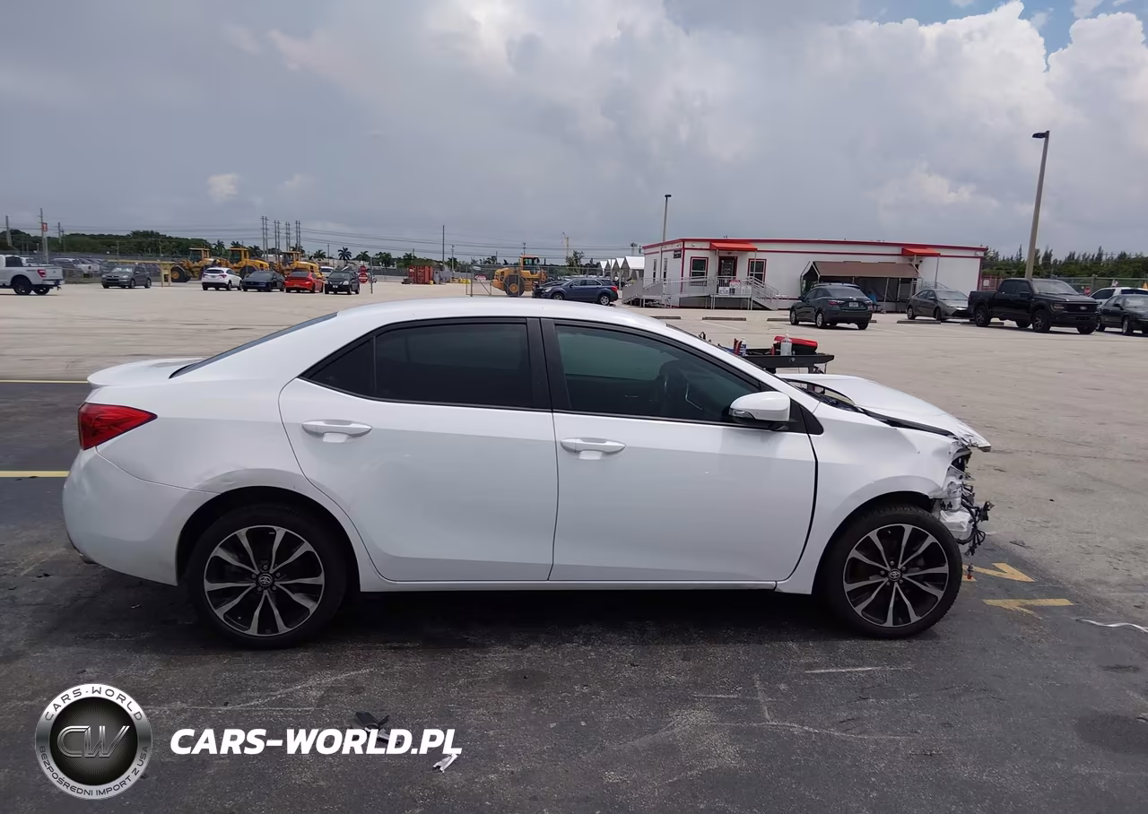 2018 Toyota Corolla Se VIN:5YFBURHE1JP784388 - 14