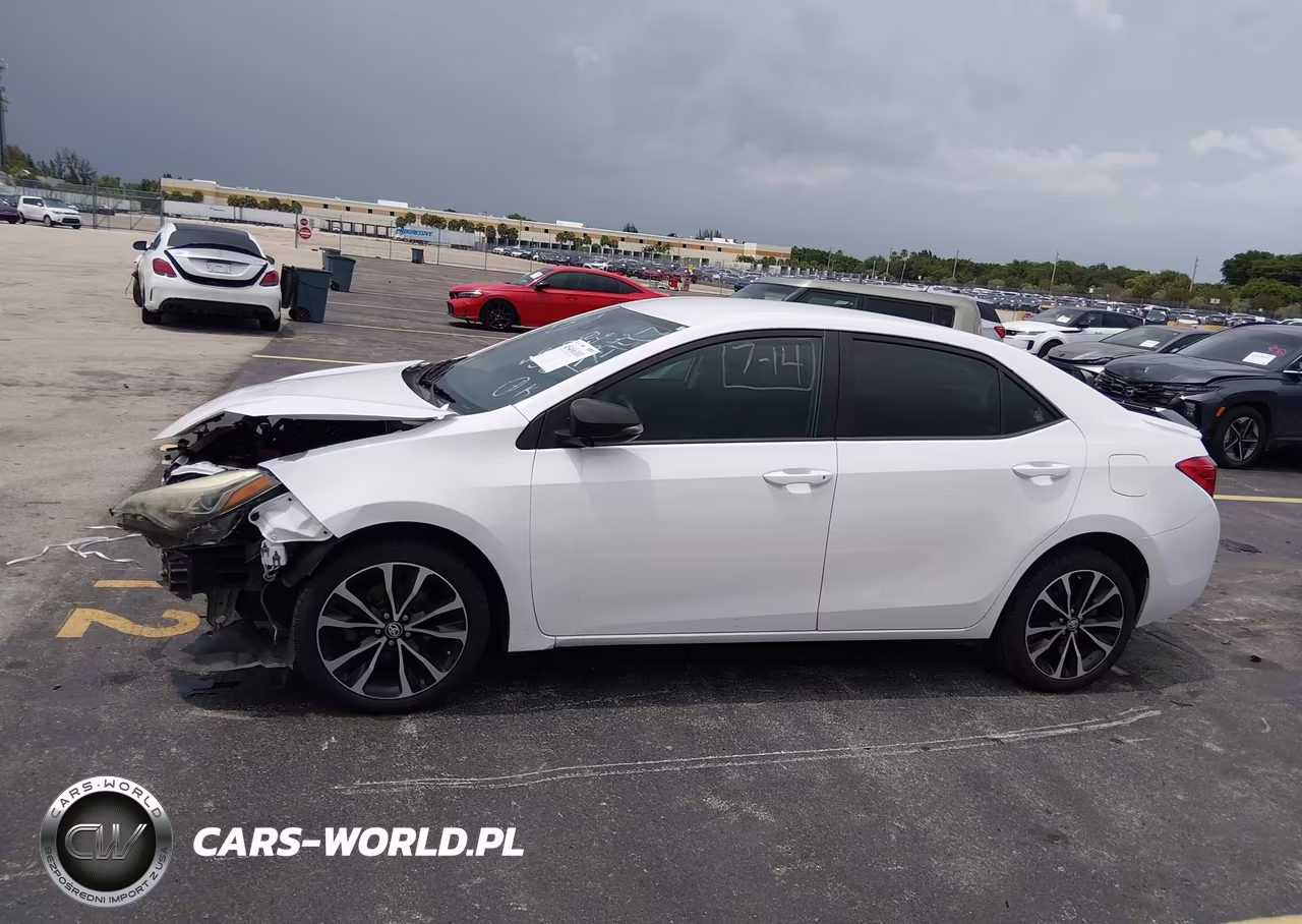 2018 Toyota Corolla Se VIN:5YFBURHE1JP784388 - 15