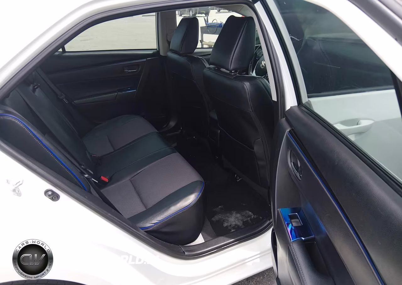 2018 Toyota Corolla Se VIN:5YFBURHE1JP784388 - 8