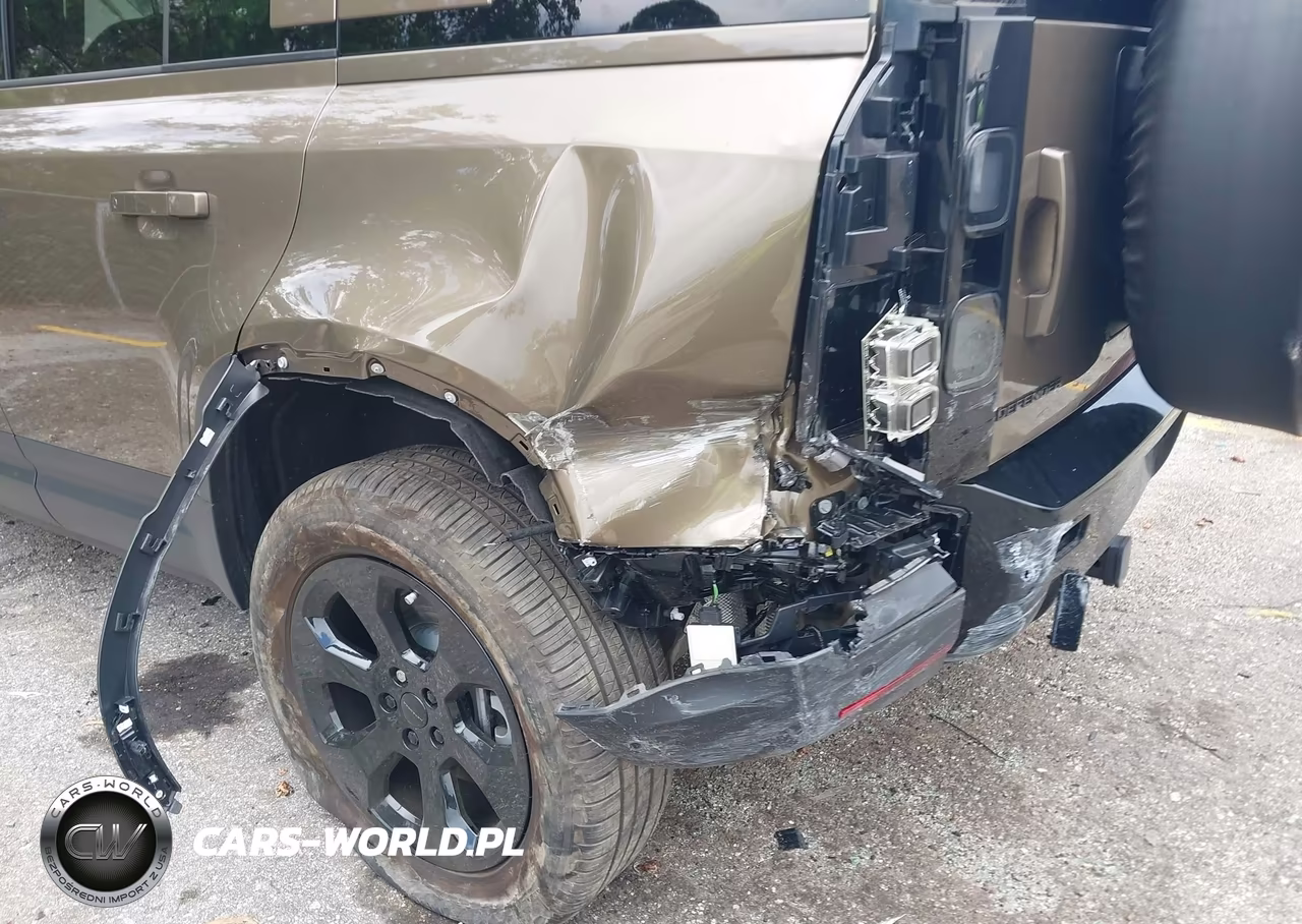 2026 Land Rover Defender P300 S VIN:SALEJ7EX4T2496309 - 6