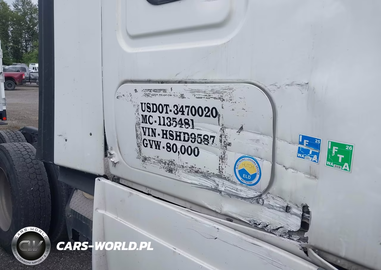2017 Freightliner Cascadia 125 VIN:3AKJGLDR3HSHD9587 - 11