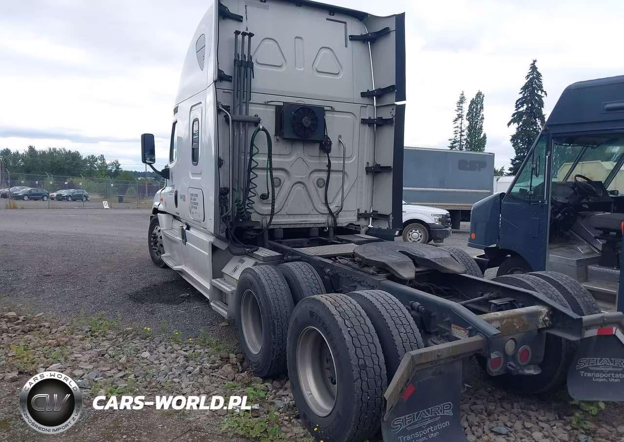 2017 Freightliner Cascadia 125 VIN:3AKJGLDR3HSHD9587 - 3