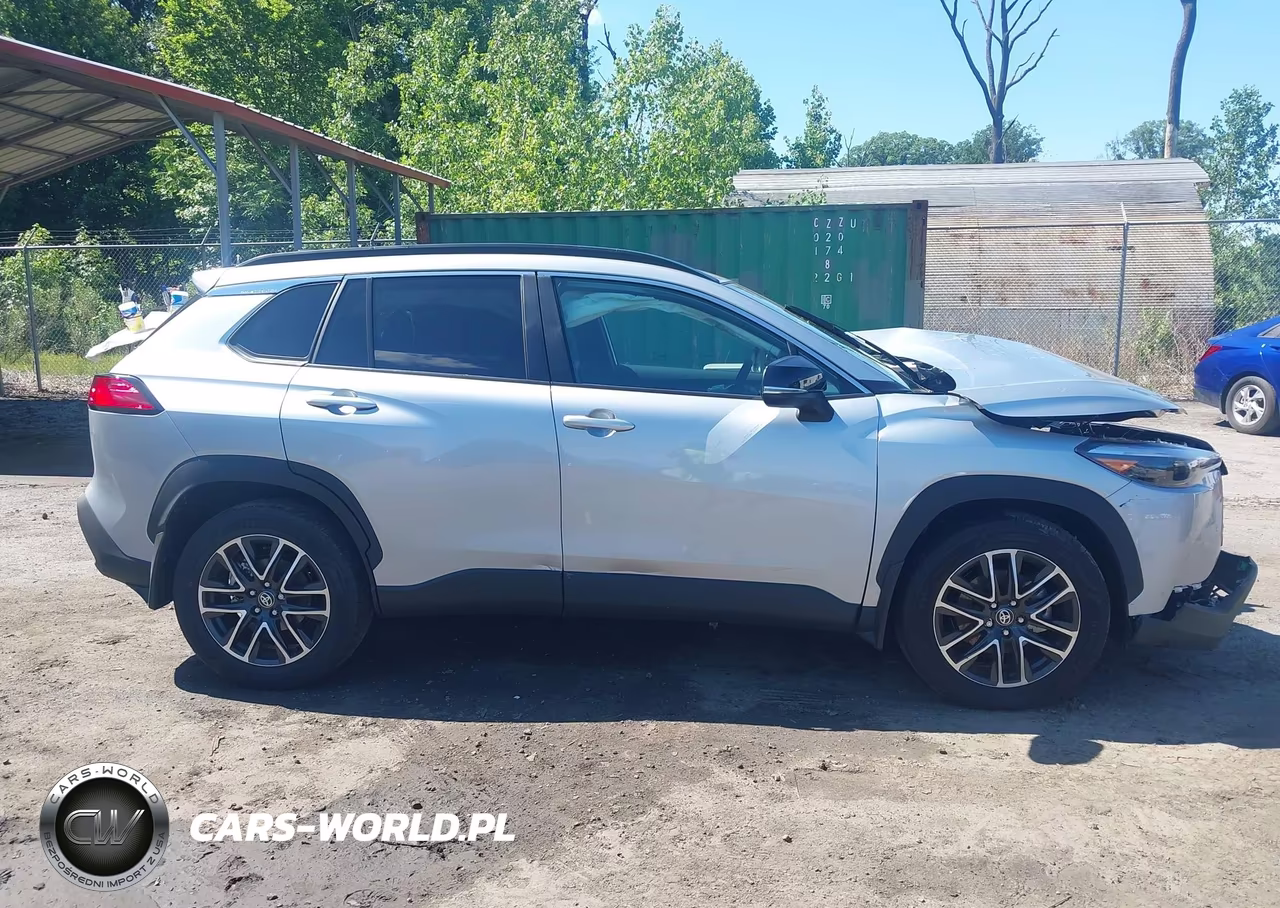 2026 Toyota Corolla Cross Xle VIN:7MUDAABG0TV182840 - 13