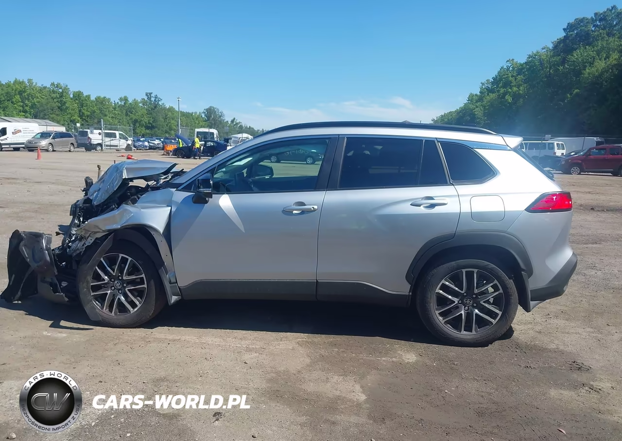 2026 Toyota Corolla Cross Xle VIN:7MUDAABG0TV182840 - 14