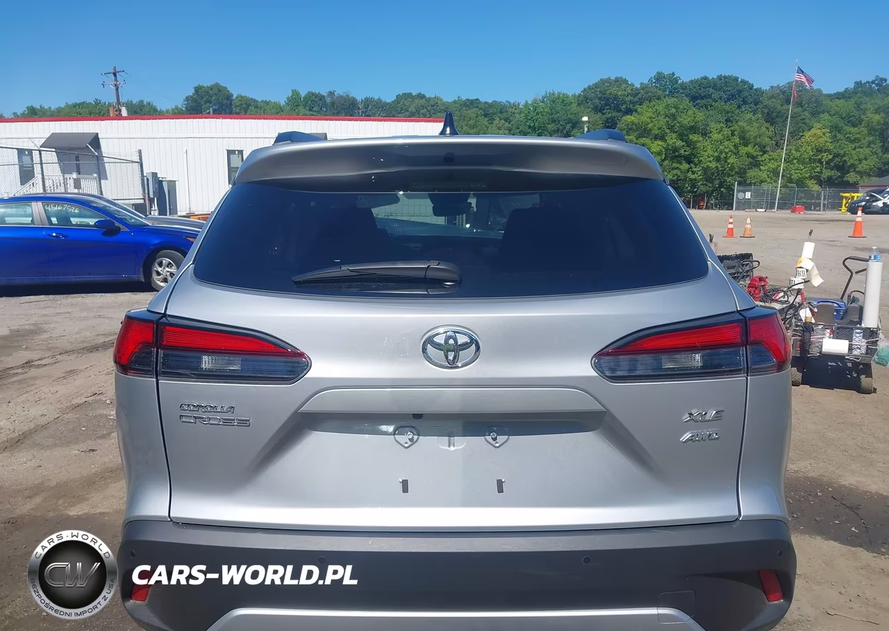 2026 Toyota Corolla Cross Xle VIN:7MUDAABG0TV182840 - 16