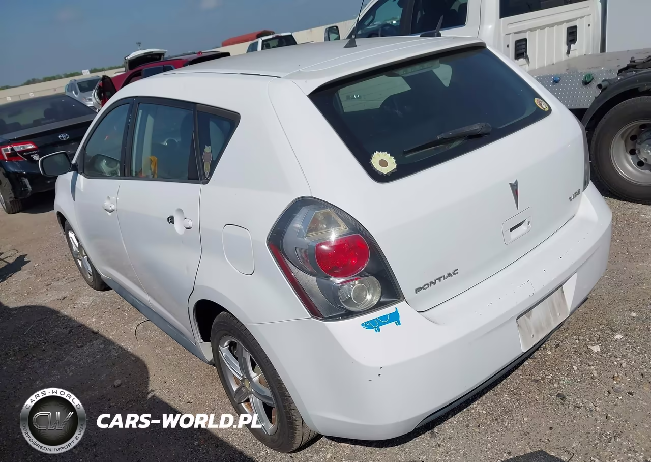 2010 Pontiac Vibe VIN:5Y2SP6E00AZ419222 - 3