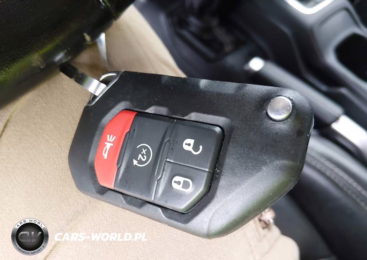 2022 Jeep Wrangler Unlimited Sahara 4X4 VIN:1C4HJXEG7NW245705 - 11