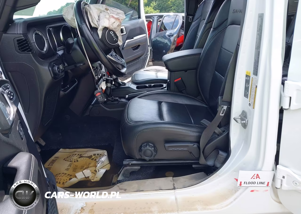 2022 Jeep Wrangler Unlimited Sahara 4X4 VIN:1C4HJXEG7NW245705 - 19