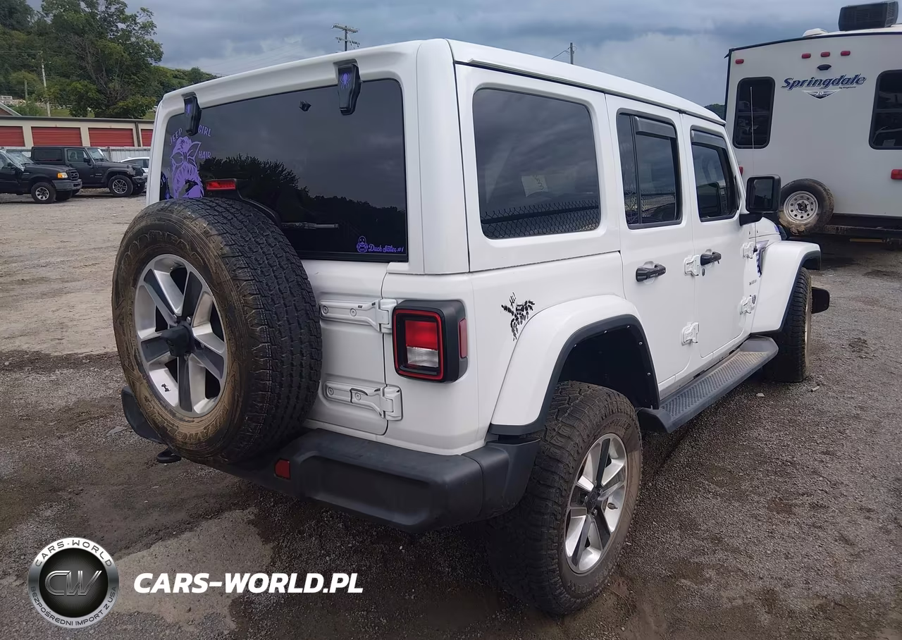 2022 Jeep Wrangler Unlimited Sahara 4X4 VIN:1C4HJXEG7NW245705 - 4