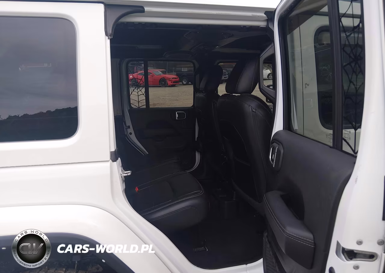 2022 Jeep Wrangler Unlimited Sahara 4X4 VIN:1C4HJXEG7NW245705 - 8
