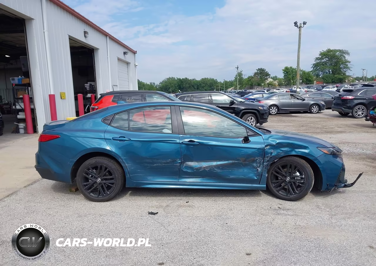 2026 Toyota Camry Se VIN:4T1DBADK3TU061204 - 13