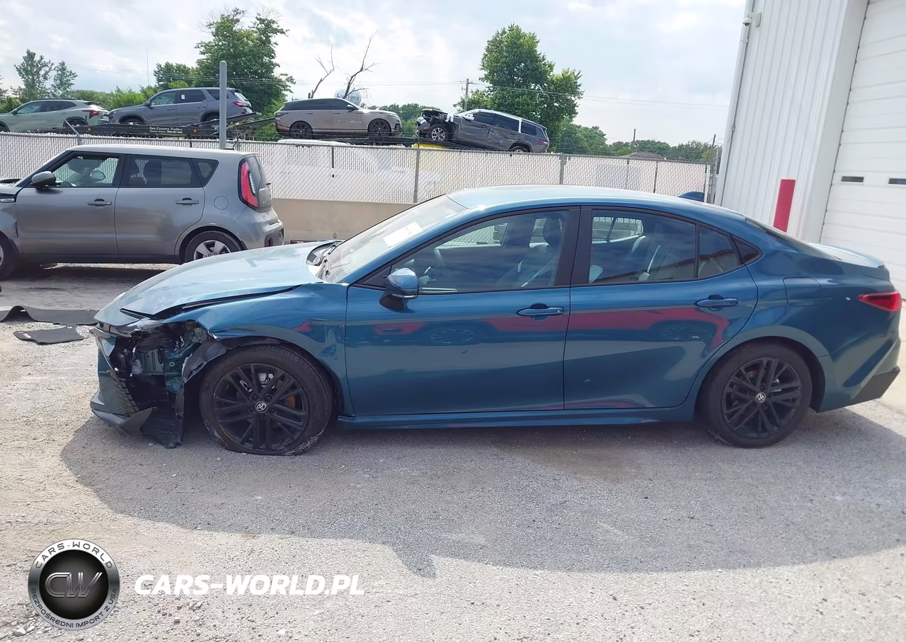 2026 Toyota Camry Se VIN:4T1DBADK3TU061204 - 14