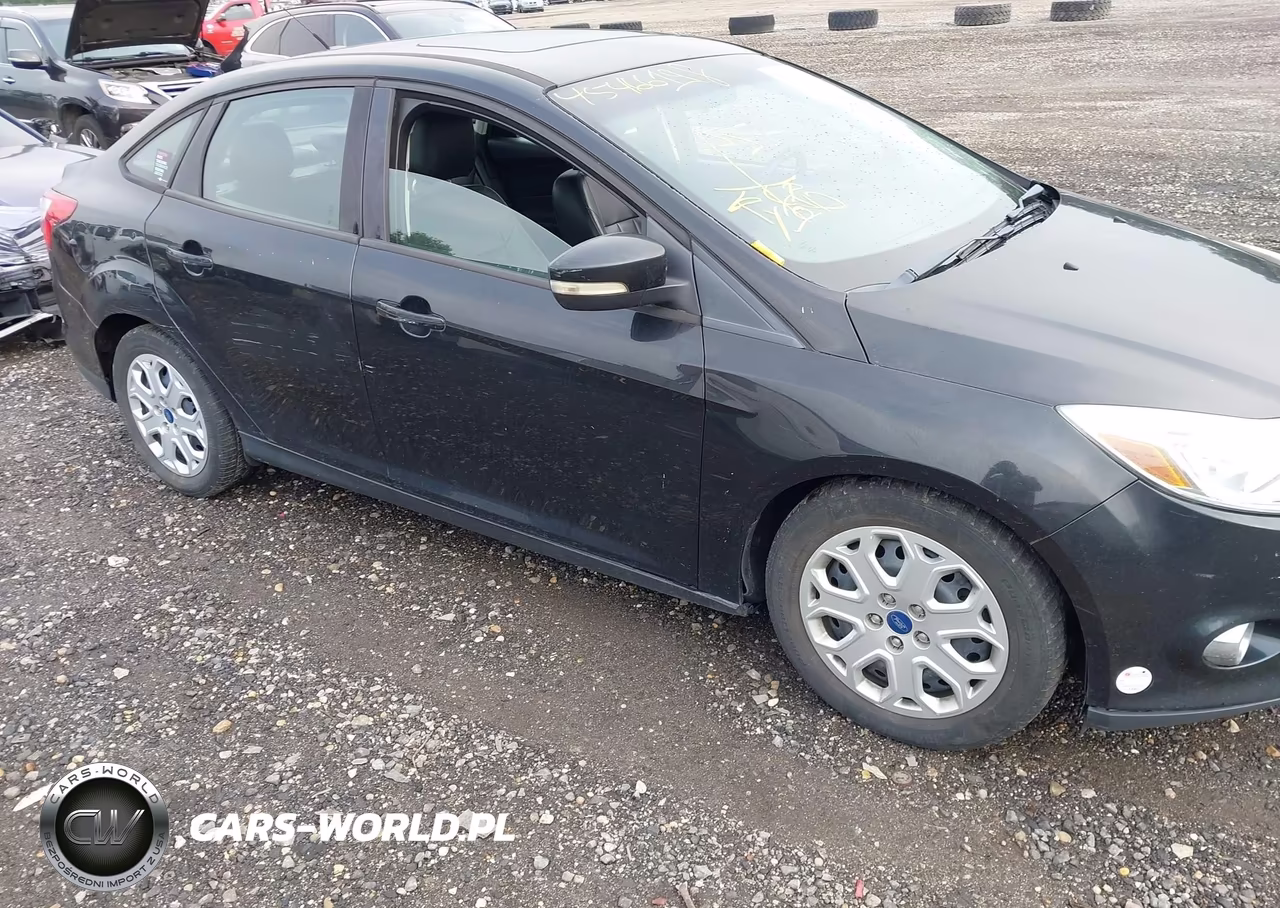 2012 Ford Focus Se VIN:1FAHP3F24CL137864 - 6