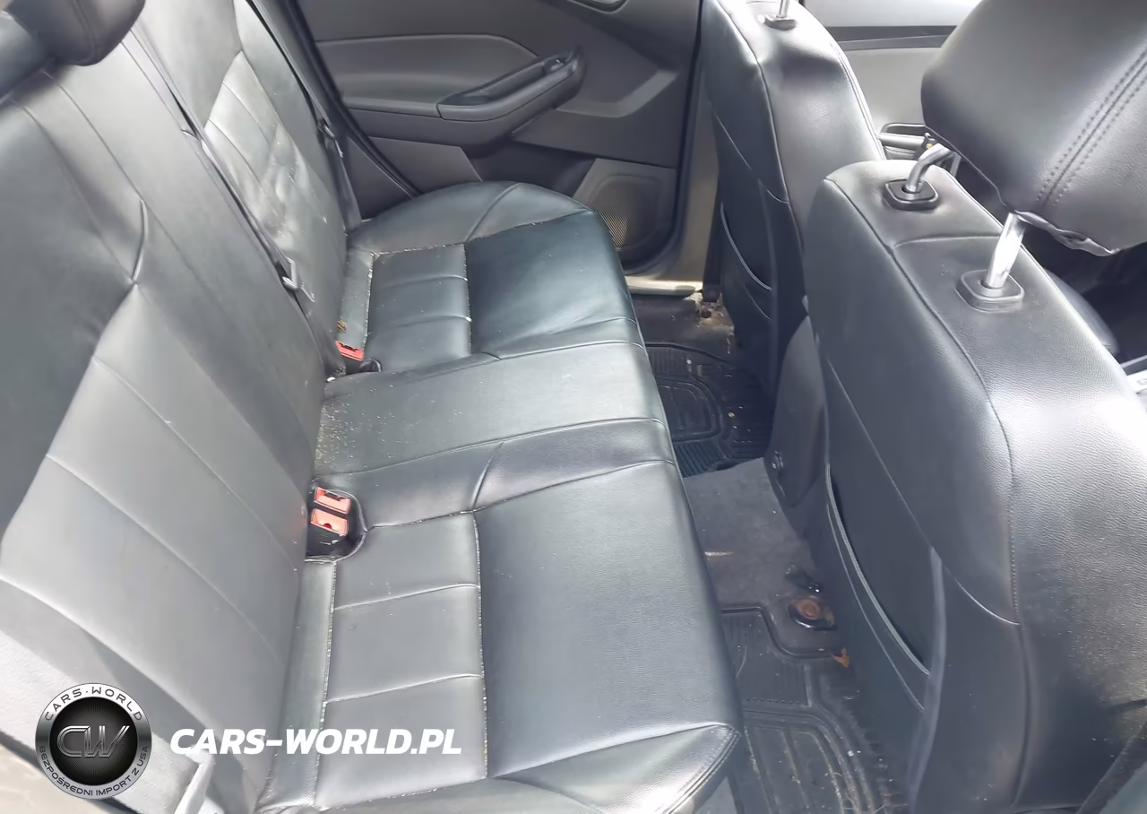 2012 Ford Focus Se VIN:1FAHP3F24CL137864 - 8