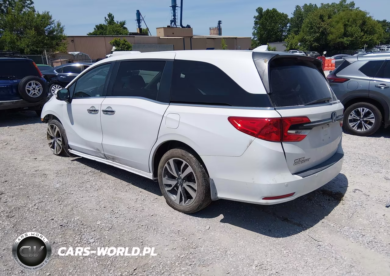 2022 Honda Odyssey Touring VIN:5FNRL6H81NB040639 - 3
