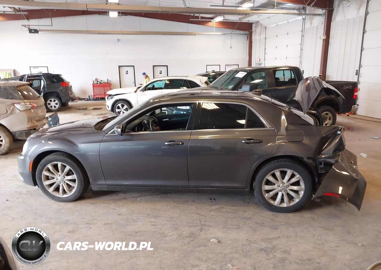 2017 Chrysler 300 Limited Awd VIN:2C3CCARG4HH582626 - 14