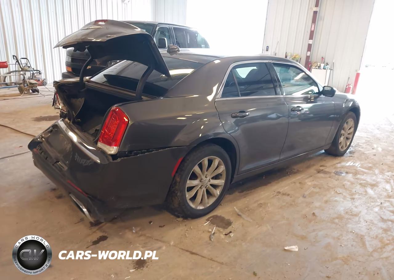 2017 Chrysler 300 Limited Awd VIN:2C3CCARG4HH582626 - 4