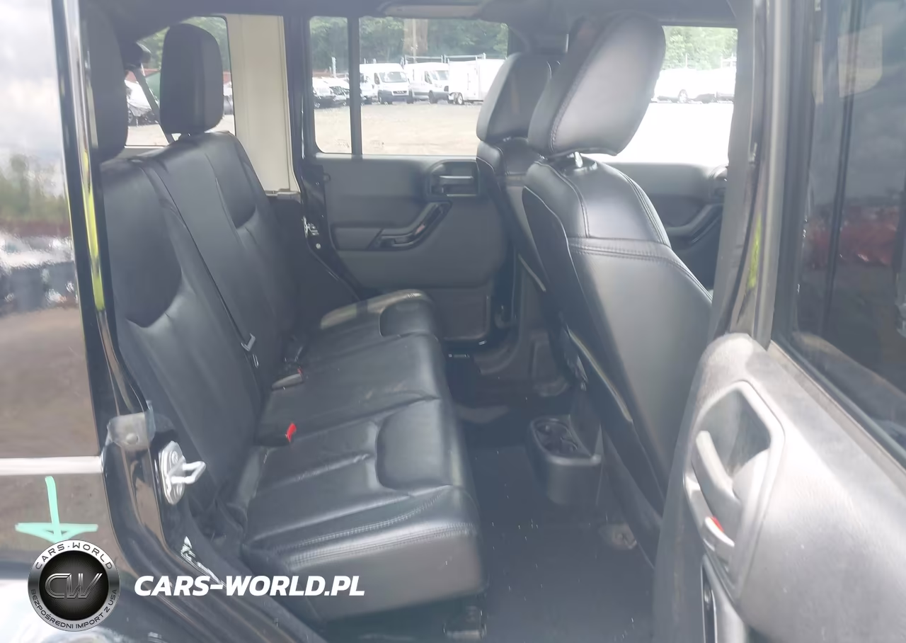 2015 Jeep Wrangler Unlimited Altitude VIN:1C4BJWEG1FL667813 - 8