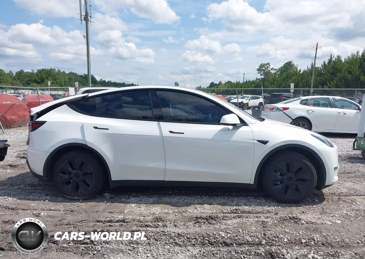 2024 Tesla Model Y Long Range Single Motor Rear-Wheel Drive-Rwd VIN:7SAYGDED0RA328180 - 14