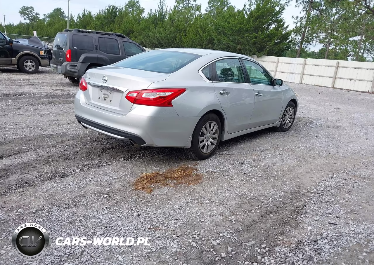 2017 Nissan Altima 2.5 S VIN:1N4AL3AP8HN344236 - 4
