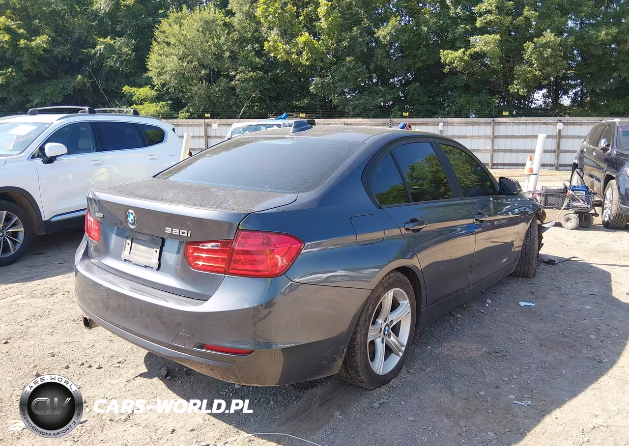 2013 BMW 320I xDrive VIN:WBA3C3C5XDF981662 - 4