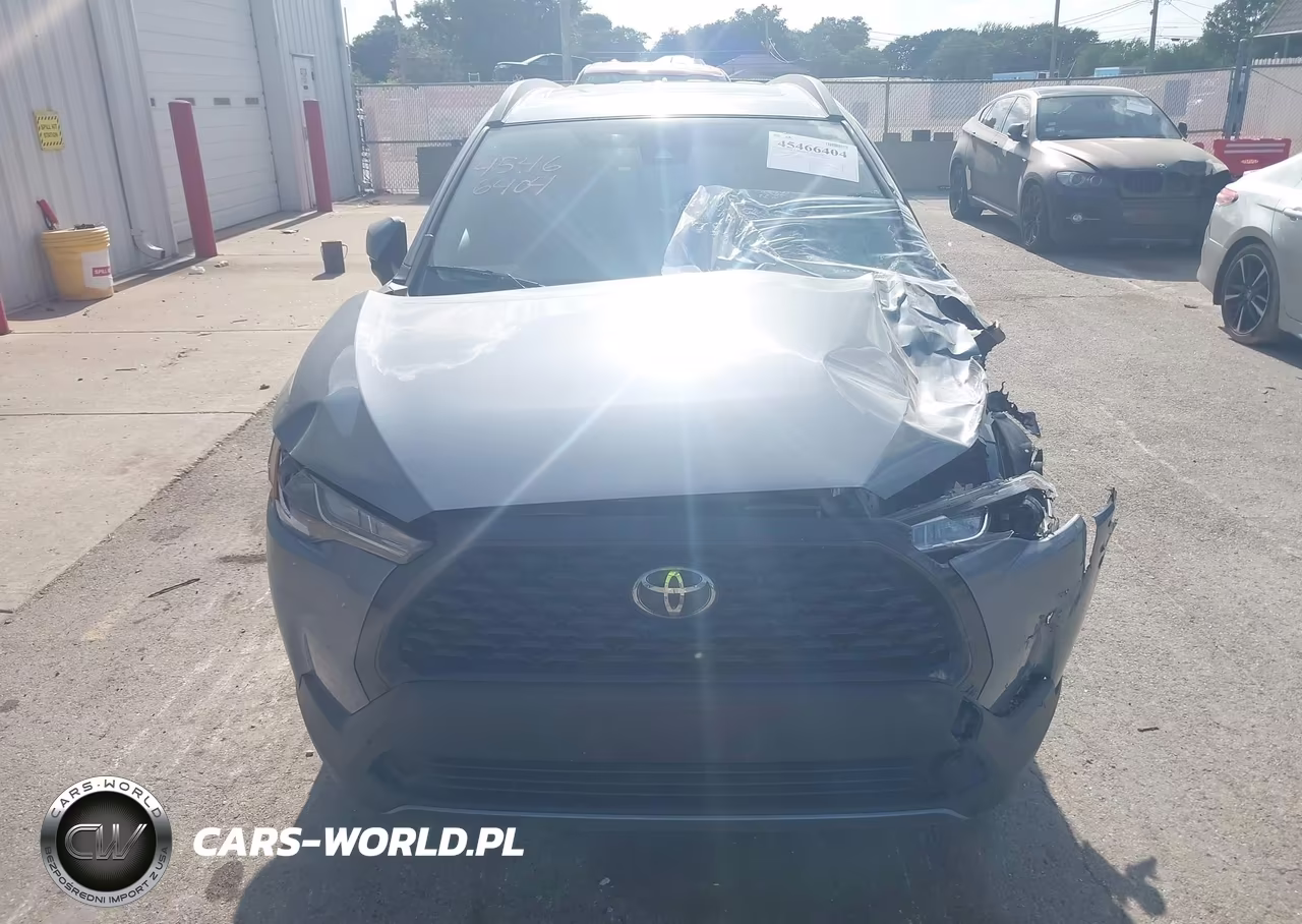 2022 Toyota Corolla Cross Le VIN:7MUBAABG5NV036928 - 12