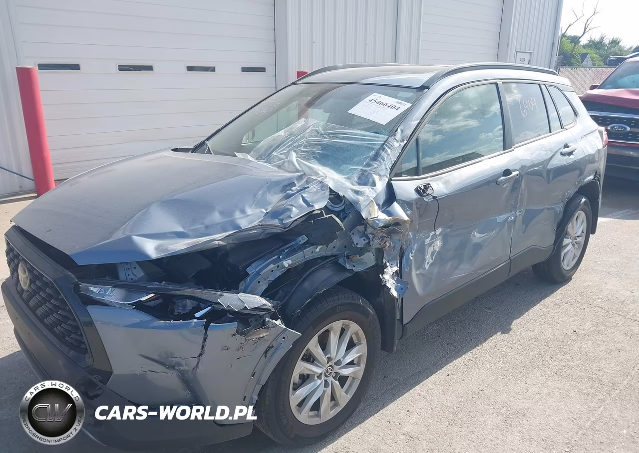 2022 Toyota Corolla Cross Le VIN:7MUBAABG5NV036928 - 2