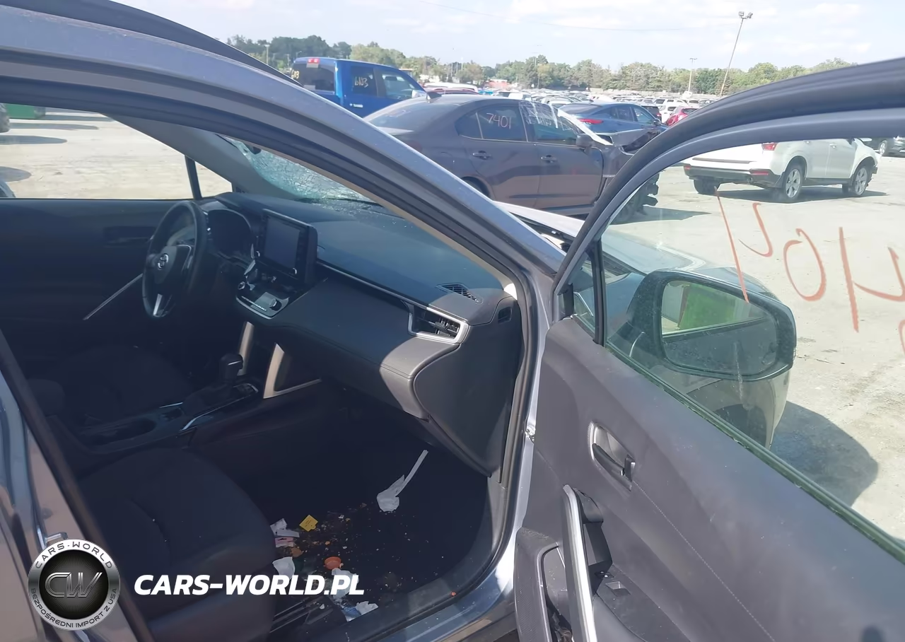 2022 Toyota Corolla Cross Le VIN:7MUBAABG5NV036928 - 5