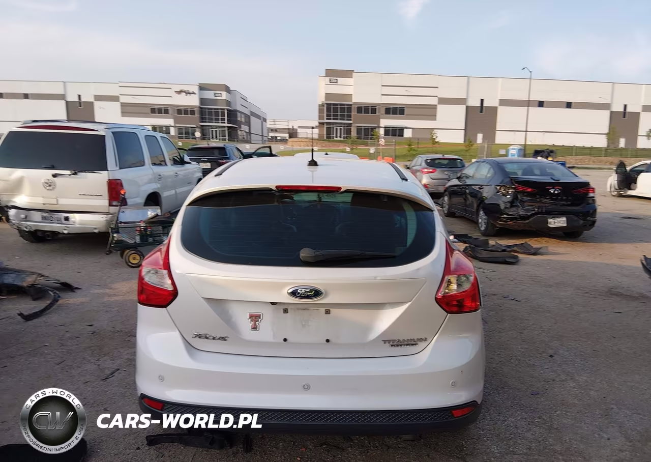 2013 Ford Focus Titanium VIN:1FADP3N21DL157622 - 15