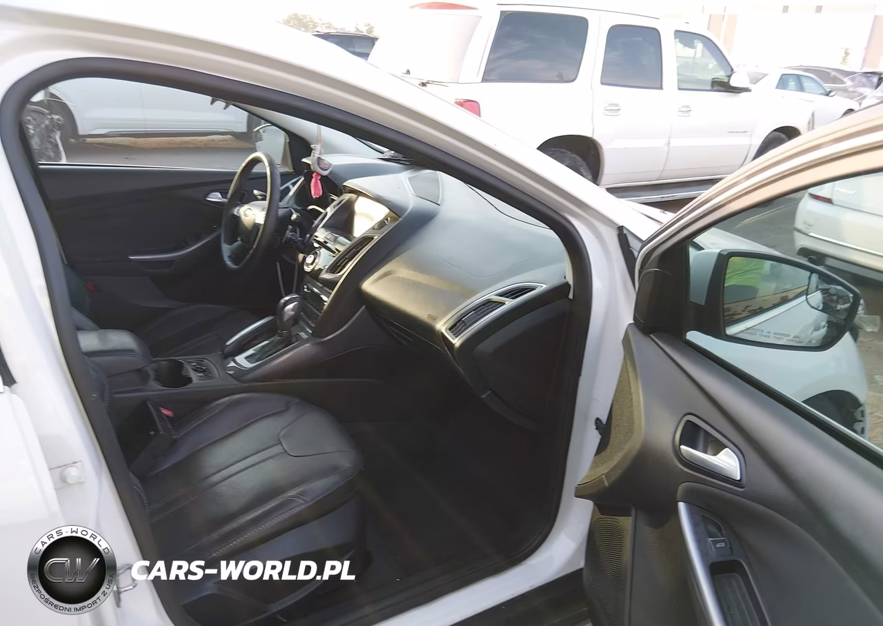 2013 Ford Focus Titanium VIN:1FADP3N21DL157622 - 5