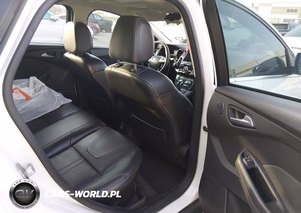 2013 Ford Focus Titanium VIN:1FADP3N21DL157622 - 8
