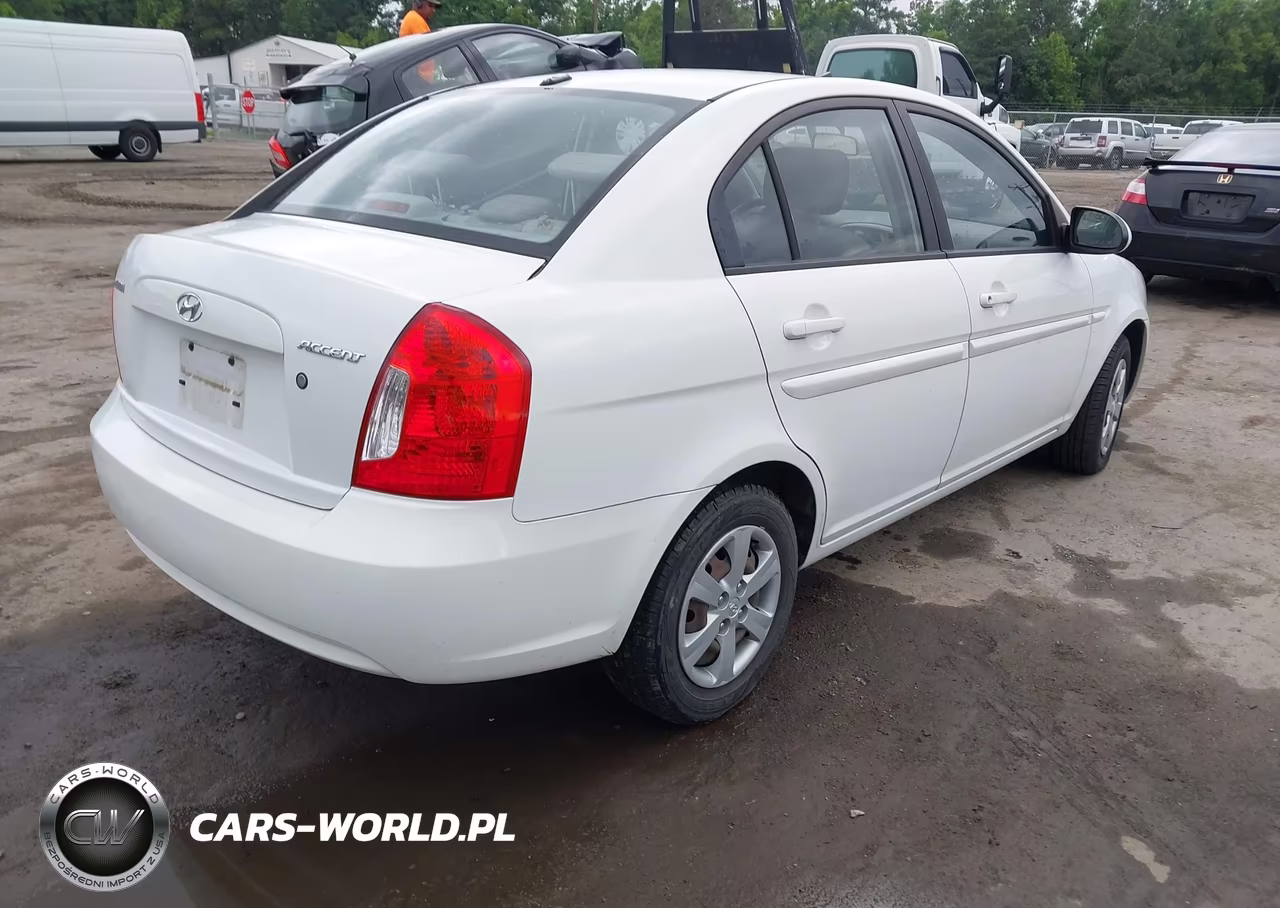 2009 Hyundai Accent Gls VIN:KMHCN46C49U355777 - 4